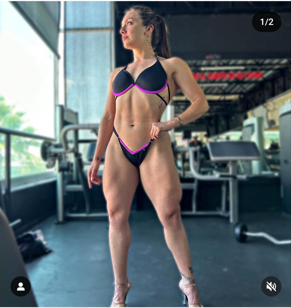 Posing suit basic colors